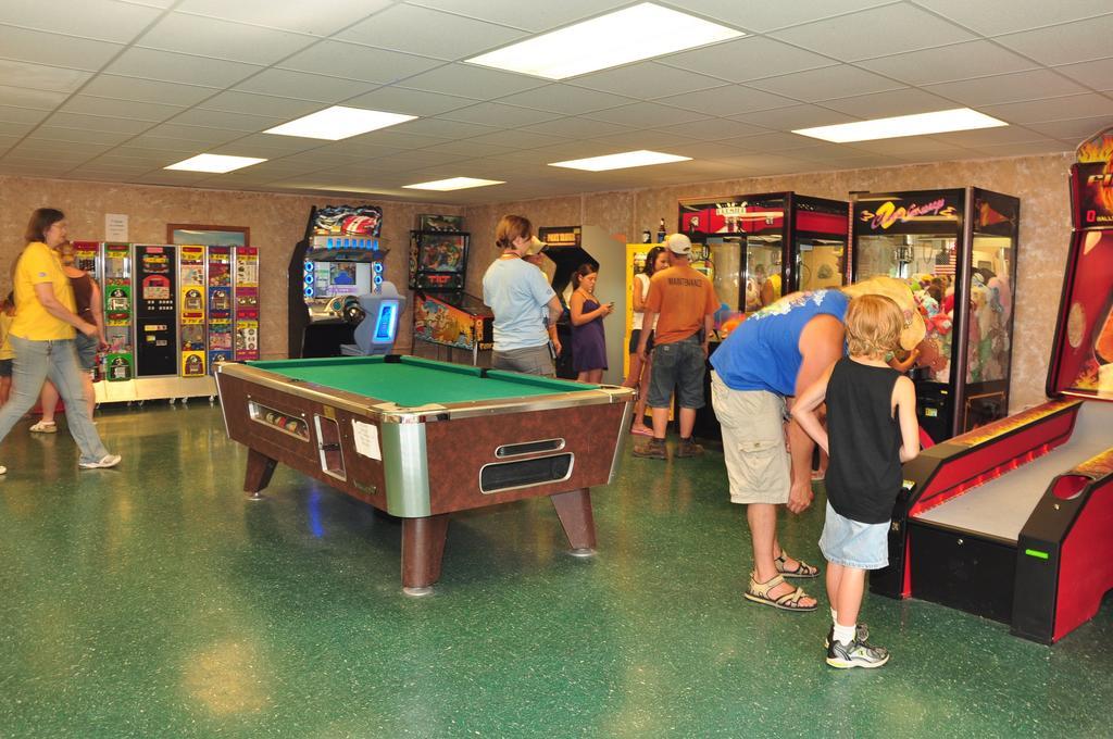 Plymouth Rock Camping Resort Basic Cabin Elkhart Lake Exteriör bild