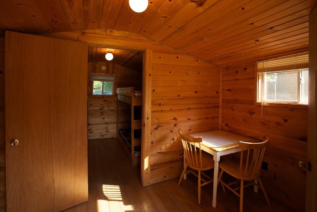 Plymouth Rock Camping Resort Basic Cabin Elkhart Lake Exteriör bild